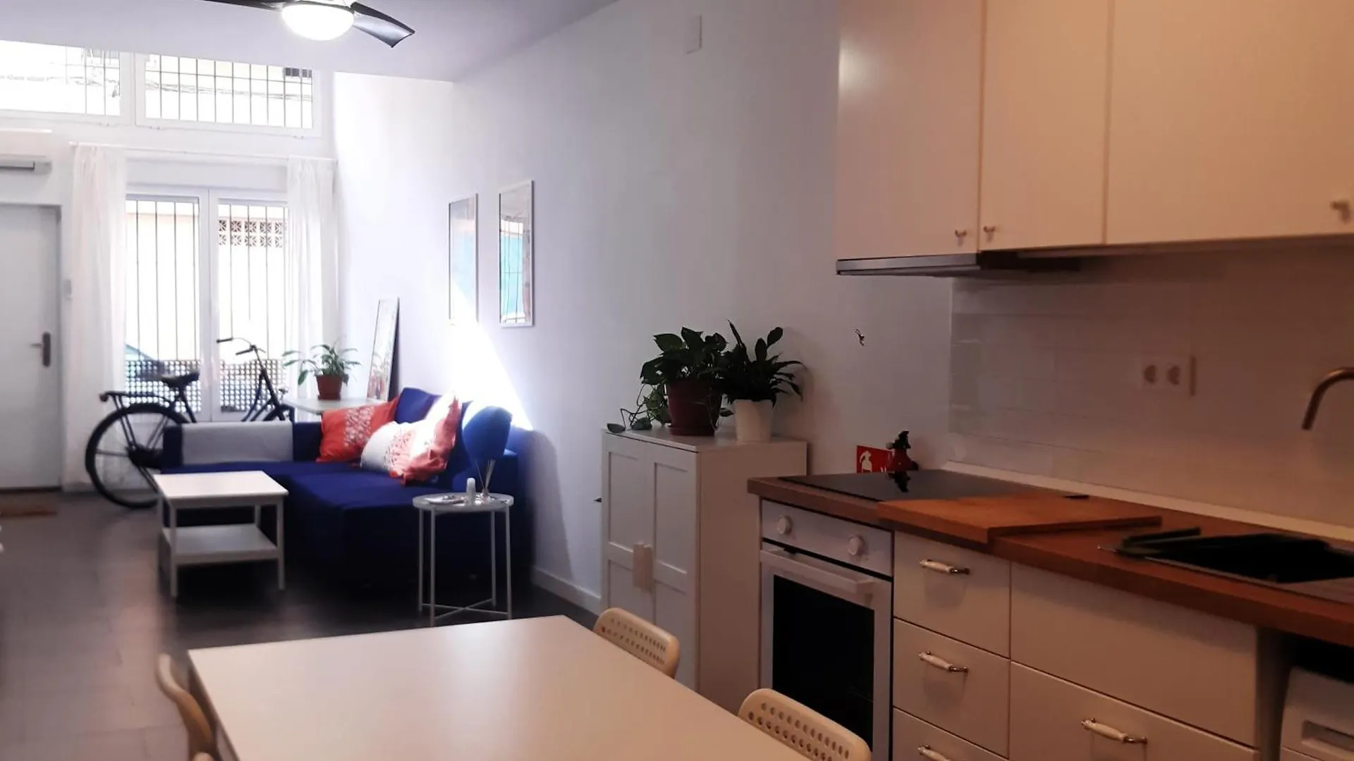 La Caramba Amplio Apartamento En La Playa Малага